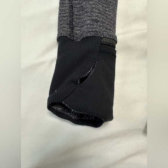 Lululemon Runderful 1/2 Zip - Picture 10 of 11